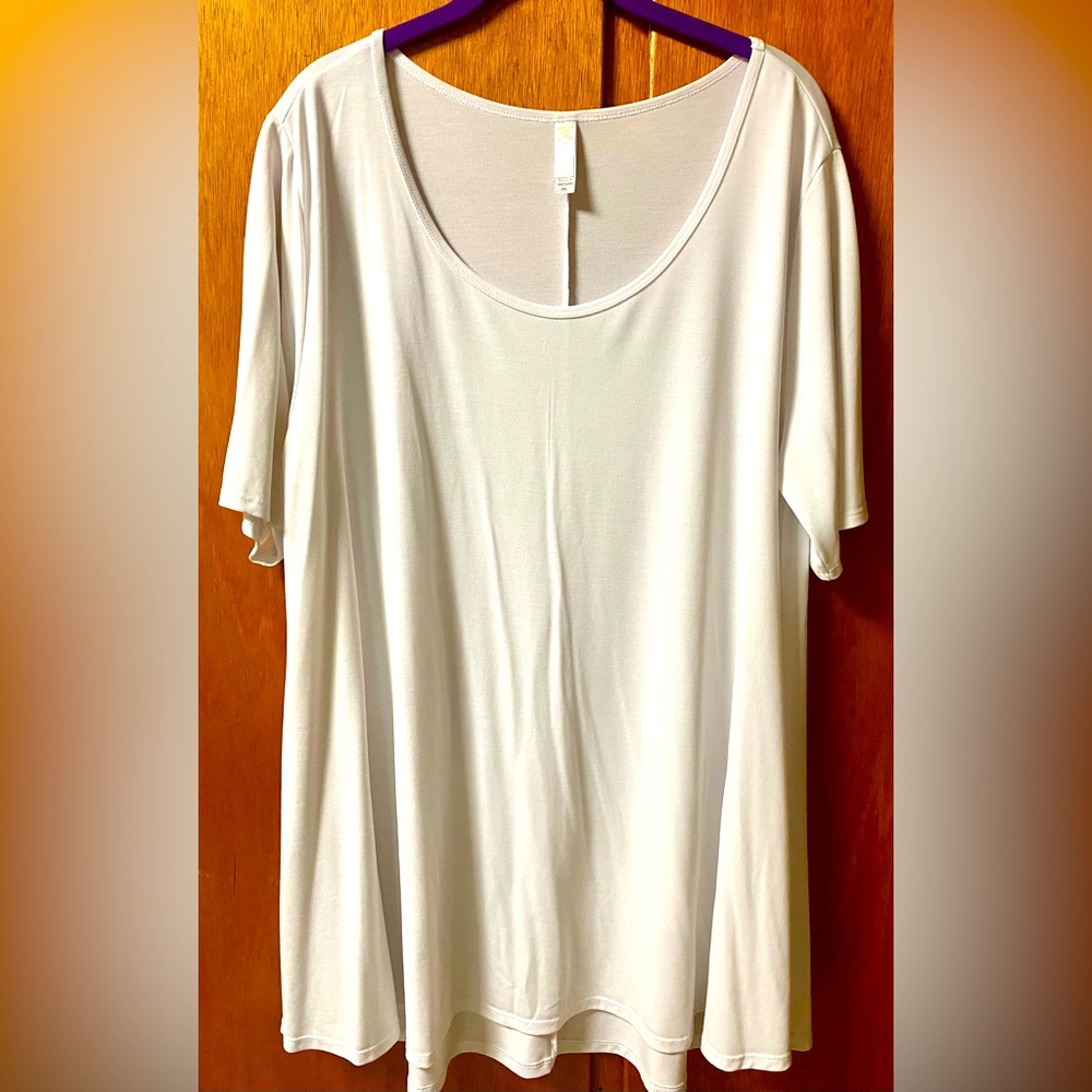 LuLaRoe “Perfect Tee” Top 
(Retired Style; no longer in production)